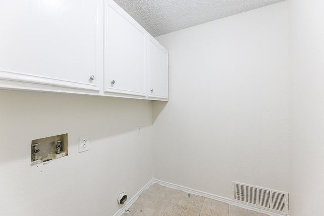 6412 32nd Street, Lubbock, TX 79407