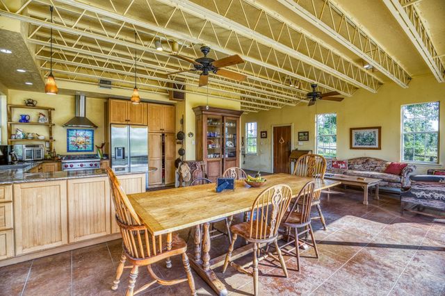 144 Century Lane, Bellville, TX 77418