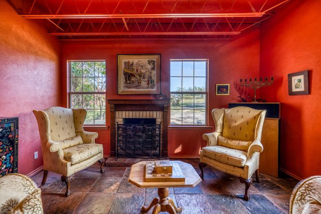 144 Century Lane, Bellville, TX 77418