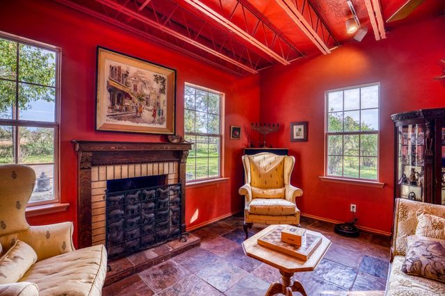 144 Century Lane, Bellville, TX 77418