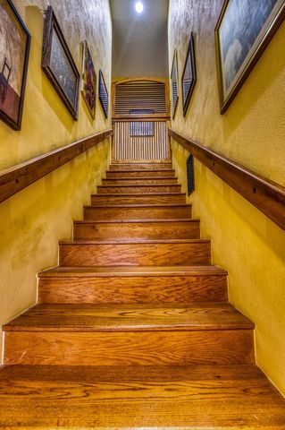 144 Century Lane, Bellville, TX 77418