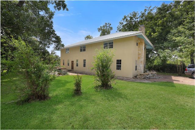 144 Century Lane, Bellville, TX 77418