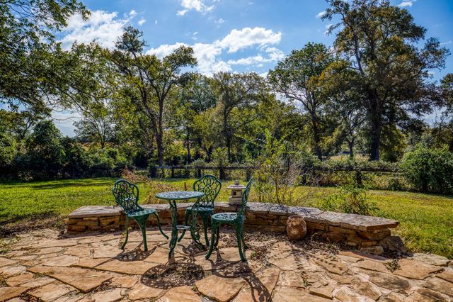 144 Century Lane, Bellville, TX 77418