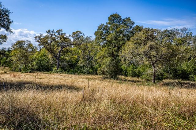 144 Century Lane, Bellville, TX 77418