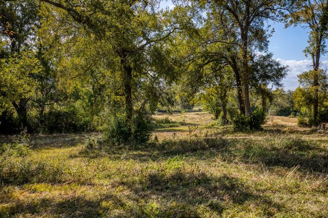 144 Century Lane, Bellville, TX 77418