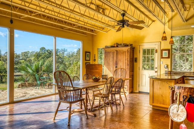 144 Century Lane, Bellville, TX 77418