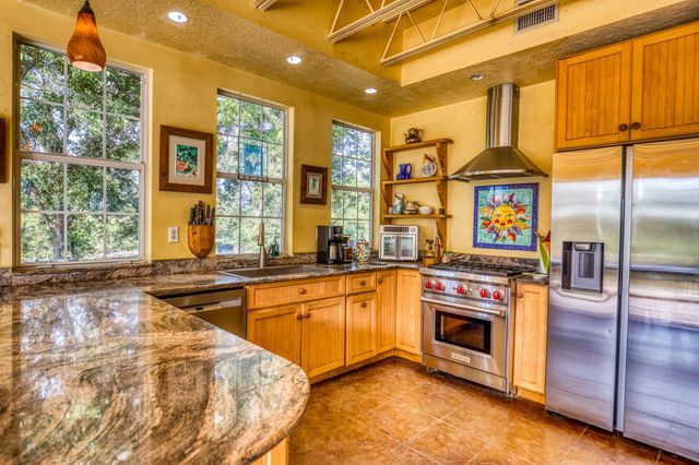 144 Century Lane, Bellville, TX 77418