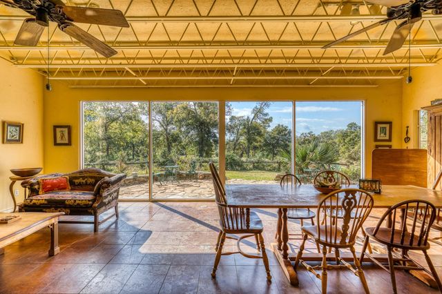 144 Century Lane, Bellville, TX 77418