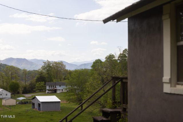 133 Bob Wright Road, Elizabethton, TN 37643