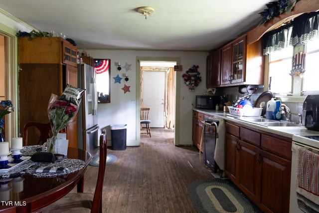 133 Bob Wright Road, Elizabethton, TN 37643