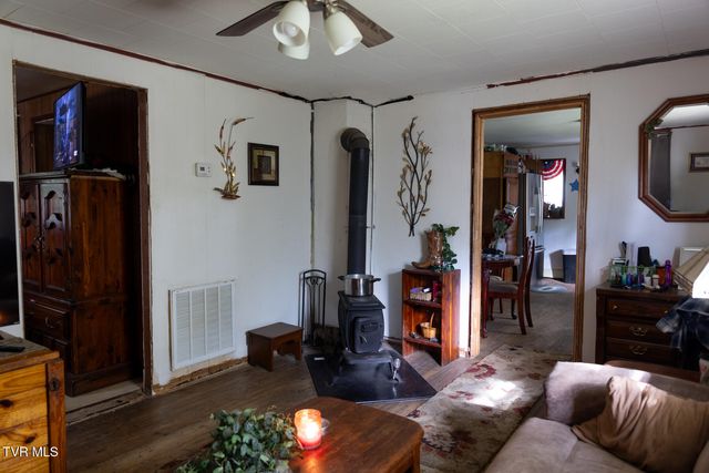 133 Bob Wright Road, Elizabethton, TN 37643