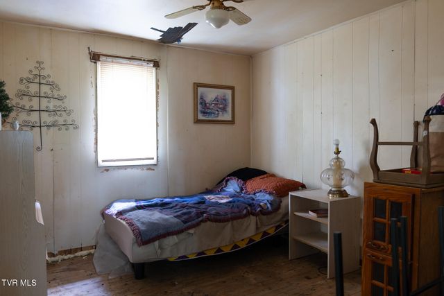 133 Bob Wright Road, Elizabethton, TN 37643