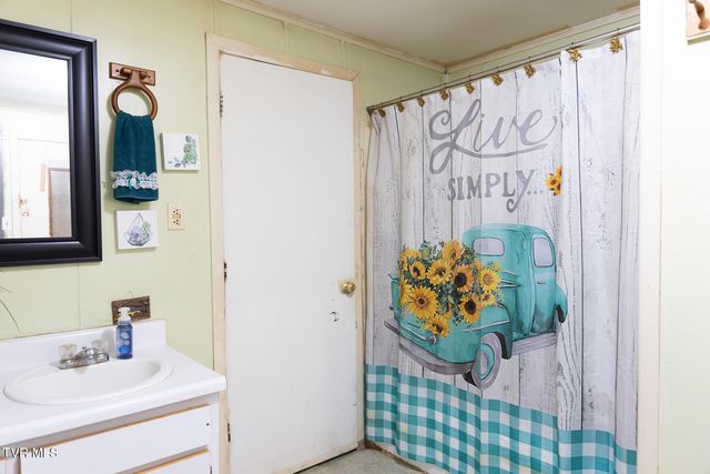 133 Bob Wright Road, Elizabethton, TN 37643