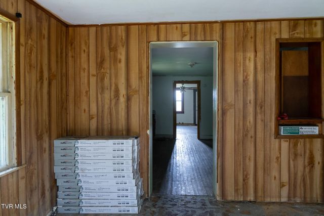 133 Bob Wright Road, Elizabethton, TN 37643