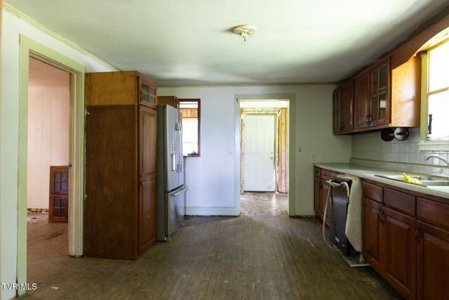 133 Bob Wright Road, Elizabethton, TN 37643