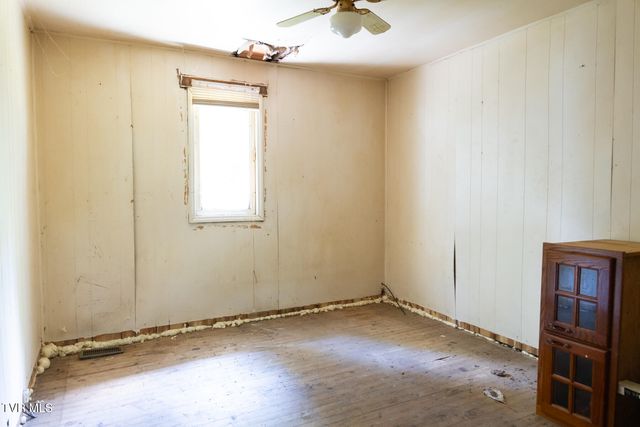 133 Bob Wright Road, Elizabethton, TN 37643