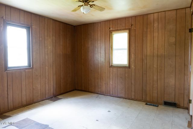 133 Bob Wright Road, Elizabethton, TN 37643