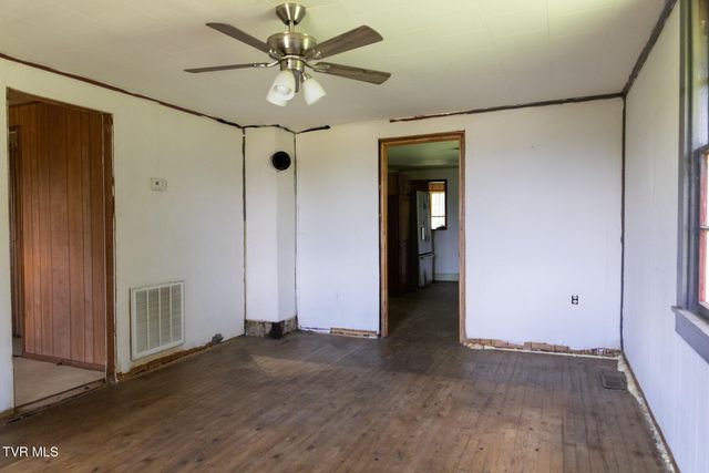 133 Bob Wright Road, Elizabethton, TN 37643