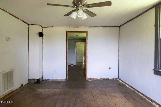 133 Bob Wright Road, Elizabethton, TN 37643