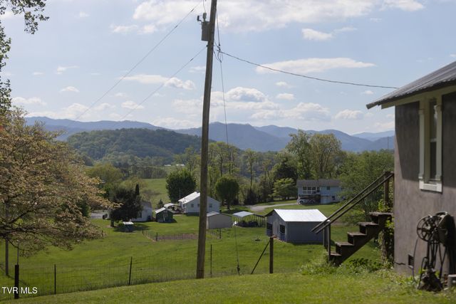 133 Bob Wright Road, Elizabethton, TN 37643