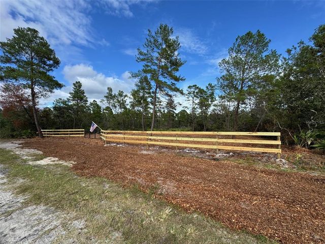 KENTUCKY STREET, Paisley, FL 32767