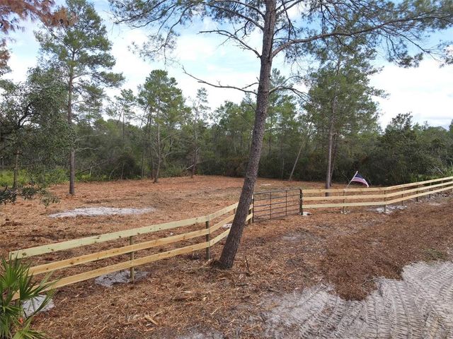 KENTUCKY STREET, Paisley, FL 32767