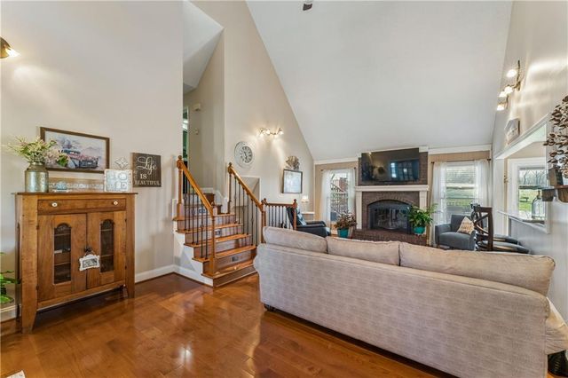 3711 NE Beechwood Drive, Lee's Summit, MO 64064