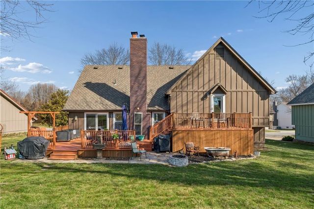 3711 NE Beechwood Drive, Lee's Summit, MO 64064