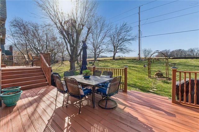 3711 NE Beechwood Drive, Lee's Summit, MO 64064