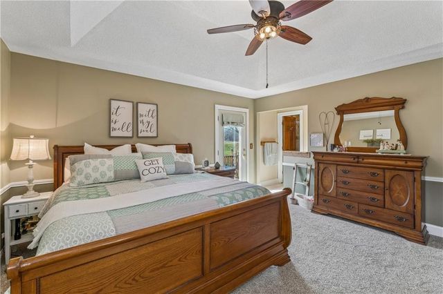 3711 NE Beechwood Drive, Lee's Summit, MO 64064