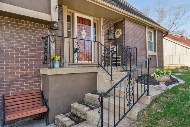 3711 NE Beechwood Drive, Lee's Summit, MO 64064