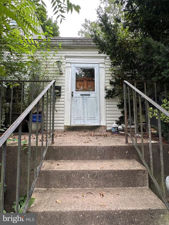 4025 HALLMAN ST, Fairfax, VA 22030