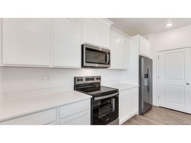 9938 Danube Ct, Commerce City, CO 80022