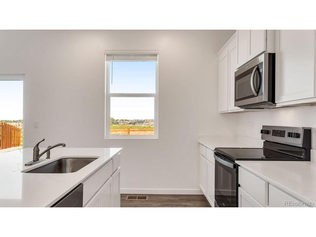 9938 Danube Ct, Commerce City, CO 80022