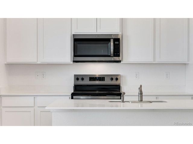 9938 Danube Ct, Commerce City, CO 80022