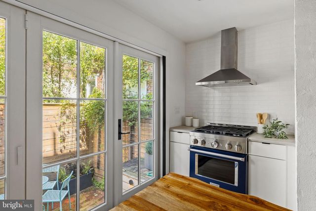 320 S ISEMINGER ST, Philadelphia, PA 19107