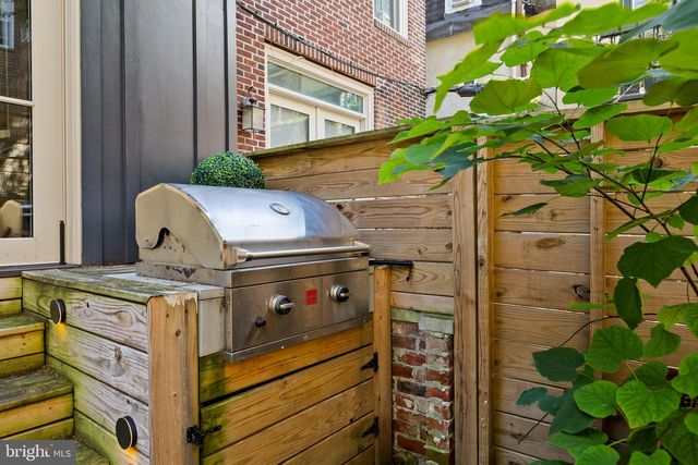 320 S ISEMINGER ST, Philadelphia, PA 19107
