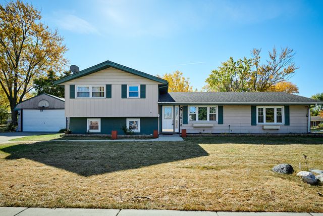 1613 Hartmann Drive, Schaumburg, IL 60193