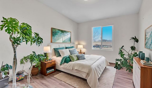 15 Valle Lobo, Los Lunas, NM 87031