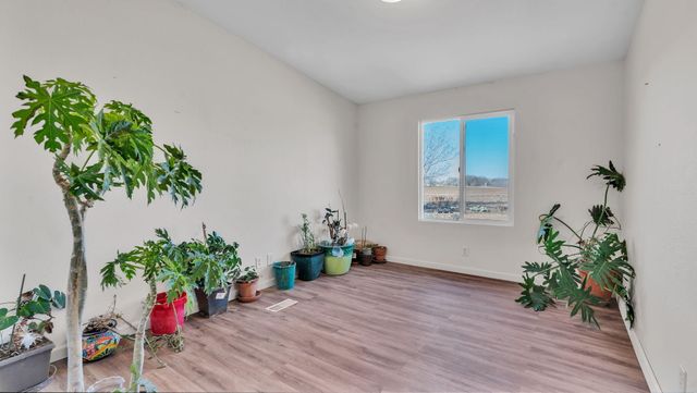 15 Valle Lobo, Los Lunas, NM 87031