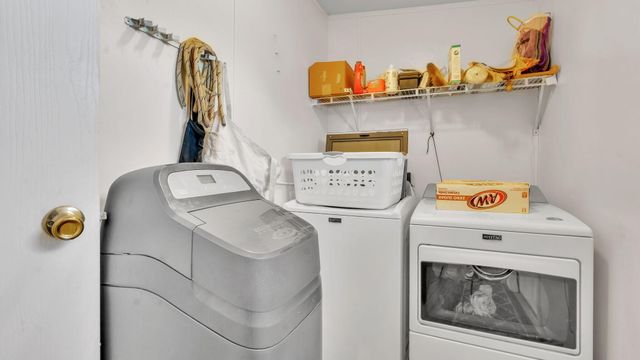 15 Valle Lobo, Los Lunas, NM 87031