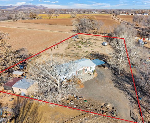 15 Valle Lobo, Los Lunas, NM 87031