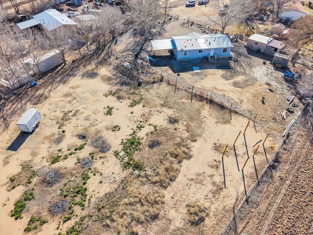 15 Valle Lobo, Los Lunas, NM 87031