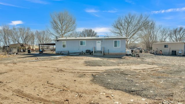15 Valle Lobo, Los Lunas, NM 87031
