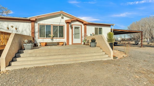 15 Valle Lobo, Los Lunas, NM 87031