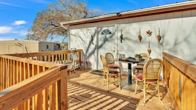 15 Valle Lobo, Los Lunas, NM 87031