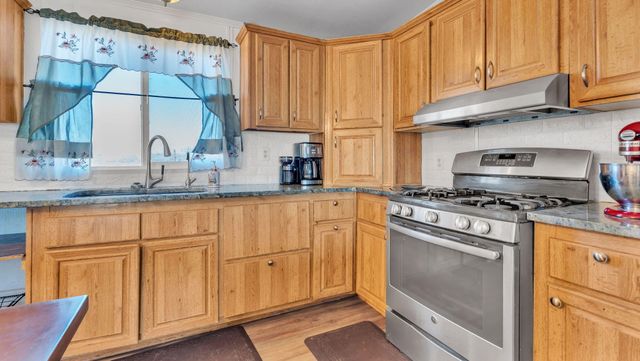 15 Valle Lobo, Los Lunas, NM 87031