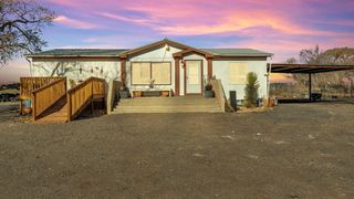 15 Valle Lobo, Los Lunas, NM 87031