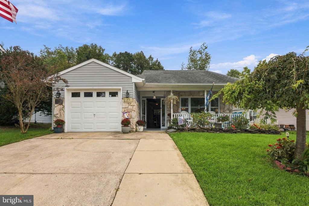 18 BUCKINGHAM DR, Southampton, NJ 08088 — exterior