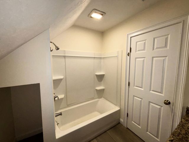 293 Broadway 3R, Methuen, MA 01844